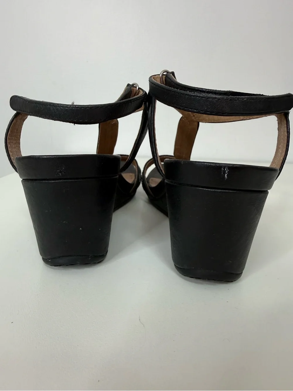 Abeo Black Lacey T Strap Wedge Sandal  Women's Size 8 Neutral Orthotic Comfort